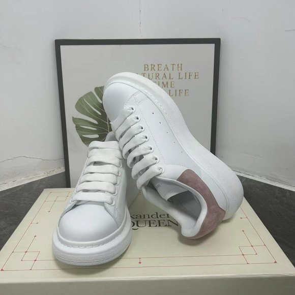 💕Alexander McQueen sneakers for women - Picture 4 of 5